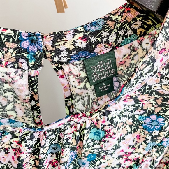 Long Sleeve Ruffled Tier Floral Top - Picture 3 of 5